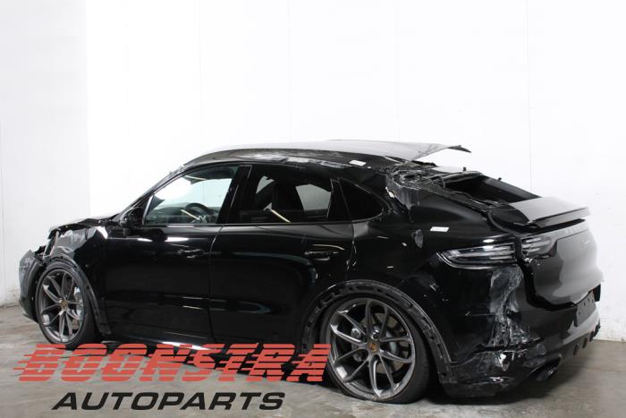Porsche Cayenne Coupe 3.0 V6 24V Turbo Vehículo de desguace (2019, Negro)