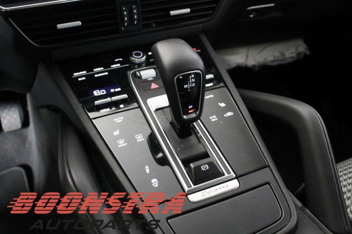 Porsche Cayenne Coupe 3.0 V6 24V Turbo Vehículo de desguace (2019, Negro)