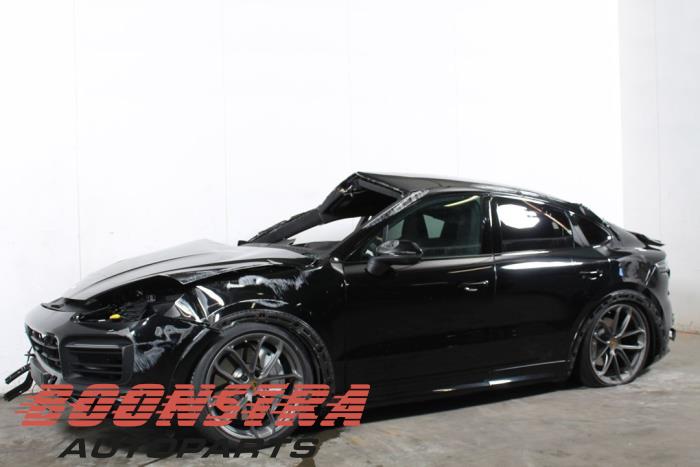 Porsche Cayenne Coupe 3.0 V6 24V Turbo Vehículo de desguace (2019, Negro)