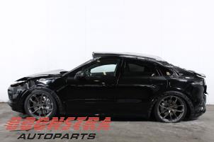 Porsche Cayenne Coupe 3.0 V6 24V Turbo Vehículo de desguace (2019, Negro)