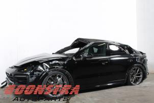 Porsche Cayenne Coupe 3.0 V6 24V Turbo Vehículo de desguace (2019, Negro)