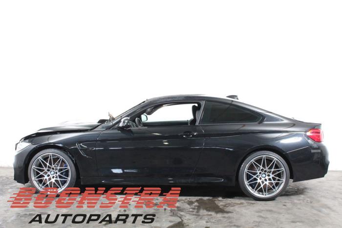BMW M4 M4 3.0 24V Turbo Competition Package Schrottauto (2017 