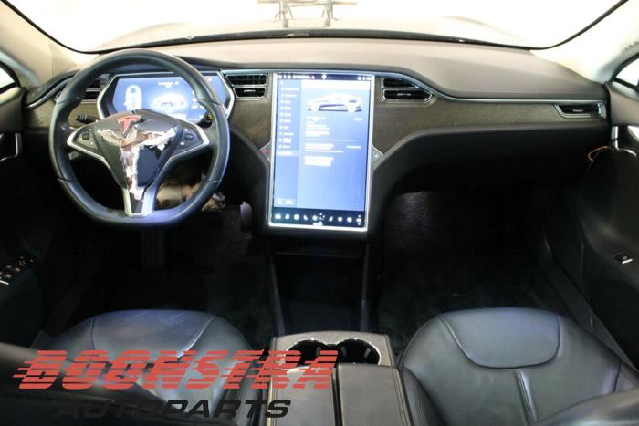 Tesla Model S 85 Schrottauto (2014, Blau)