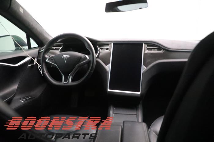 Tesla Model S 60 Salvage vehicle (2014, Blue)