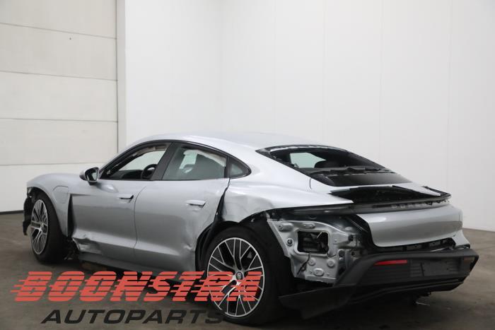 Porsche Taycan 4S Épave (2020, Gris)