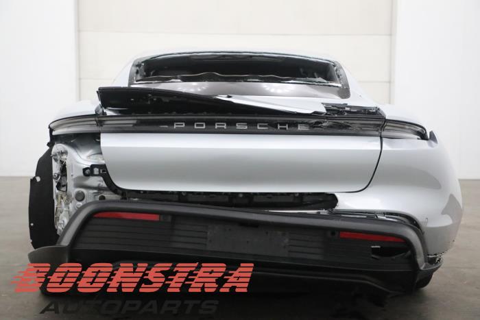 Porsche Taycan 4S Épave (2020, Gris)