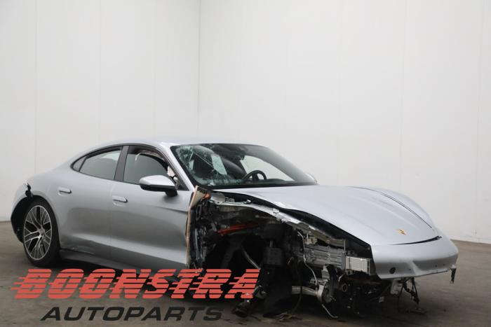 Porsche Taycan 4S Épave (2020, Gris)