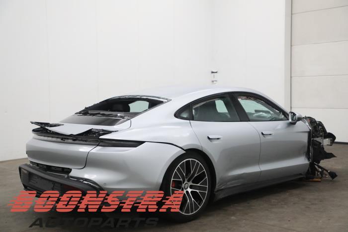 Porsche Taycan 4S Épave (2020, Gris)