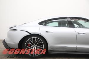 Porsche Taycan 4S Épave (2020, Gris)