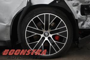 Porsche Taycan 4S Épave (2020, Gris)