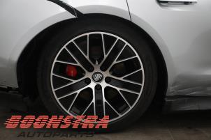 Porsche Taycan 4S Épave (2020, Gris)