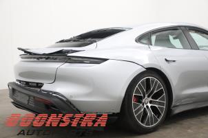 Porsche Taycan 4S Épave (2020, Gris)