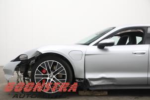 Porsche Taycan 4S Épave (2020, Gris)