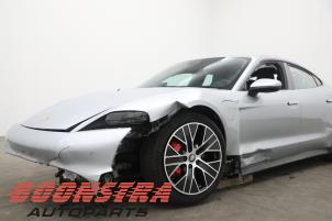 Porsche Taycan 4S Épave (2020, Gris)