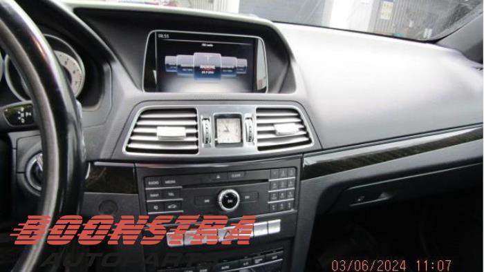 Mercedes E E-200 2.0 Turbo 16V Épave (2016, Gris)