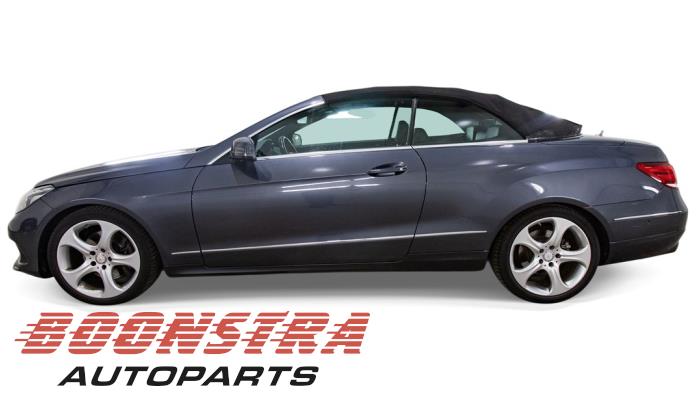 Mercedes E E-200 2.0 Turbo 16V Épave (2016, Gris)