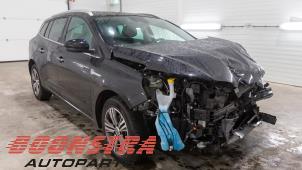 Renault Megane IV Estate 1.3 TCE 160 16V Vehículo de desguace (2021, Negro)