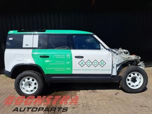 Landrover Defender II 110 3.0 D200 MHEV Samochód złomowany (2022, Bialy)