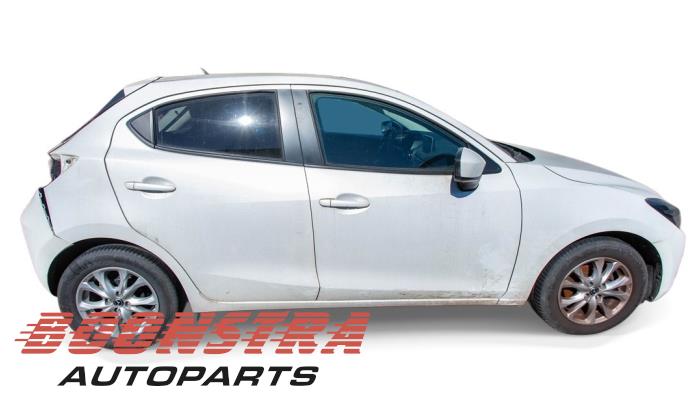 Mazda 2 1.5 SkyActiv-G 90 Vehículo de desguace (2014, Blanco)