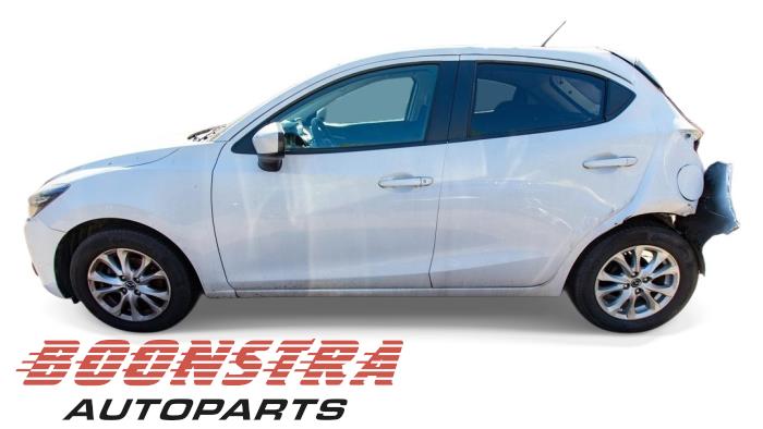 Mazda 2 1.5 SkyActiv-G 90 Vehículo de desguace (2014, Blanco)