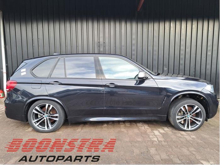 BMW X5 M50d 3.0 24V Samochód złomowany (2015, Czarny)