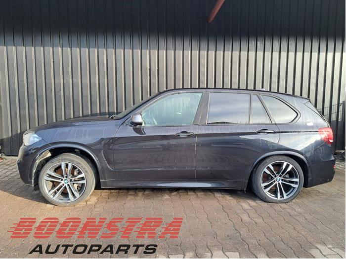 BMW X5 M50d 3.0 24V Samochód złomowany (2015, Czarny)