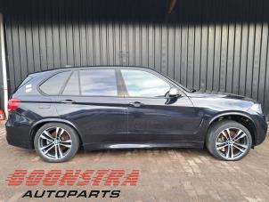 BMW X5 M50d 3.0 24V Samochód złomowany (2015, Czarny)