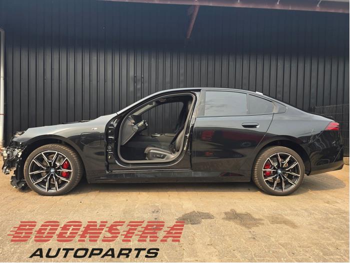 BMW 5 serie 530e 2.0 TwinPower Turbo 16V Samochód złomowany (2025, Czarny)
