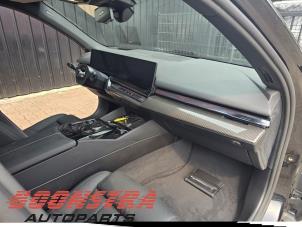 BMW 5 serie 530e 2.0 TwinPower Turbo 16V Samochód złomowany (2025, Czarny)