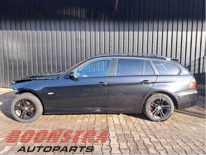 BMW 3 serie Touring 318i 16V Épave (2006, Noir)