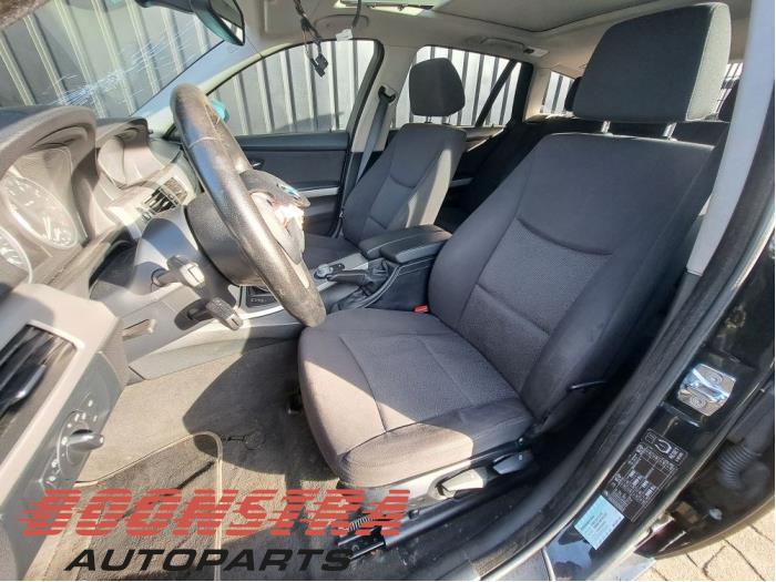 BMW 3 serie Touring 318i 16V Épave (2006, Noir)