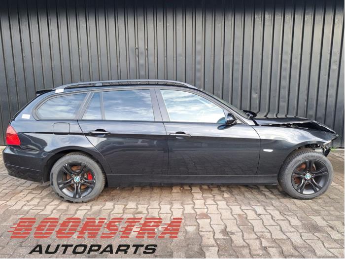 BMW 3 serie Touring 318i 16V Épave (2006, Noir)