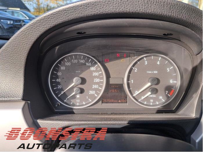 BMW 3 serie Touring 318i 16V Épave (2006, Noir)