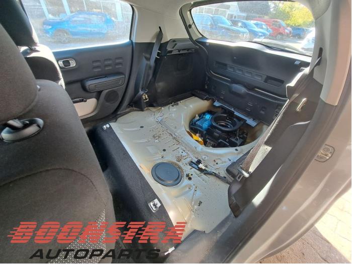 Citroen C3 1.2 Vti 12V PureTech Schrottauto (2018, Grau)