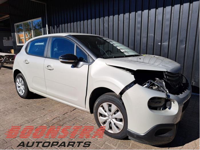 Citroen C3 1.2 Vti 12V PureTech Schrottauto (2018, Grau)