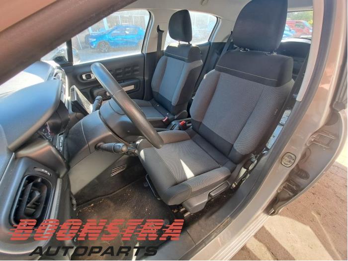Citroen C3 1.2 Vti 12V PureTech Schrottauto (2018, Grau)