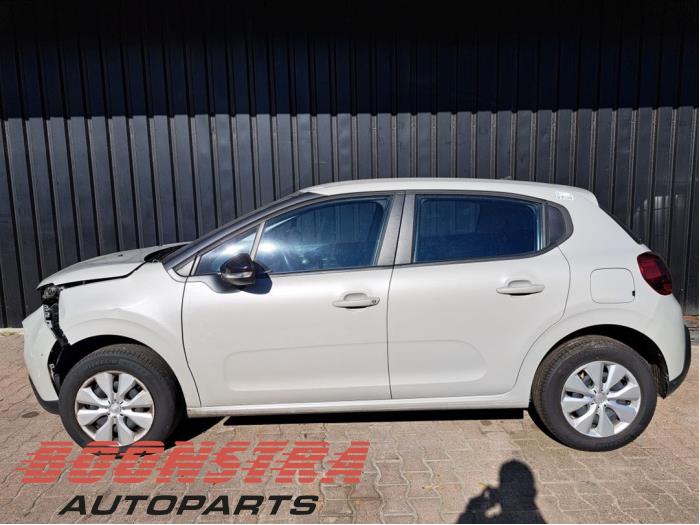 Citroen C3 1.2 Vti 12V PureTech Schrottauto (2018, Grau)