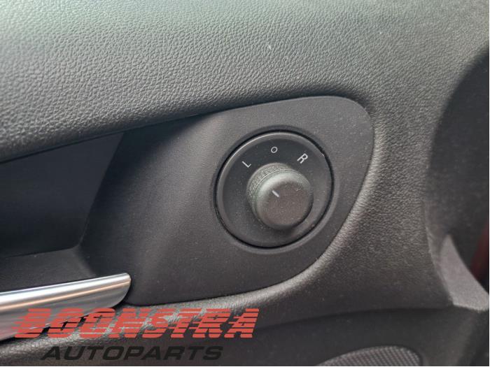 Opel Adam 1.2 16V Schrottauto (2017, Rot)