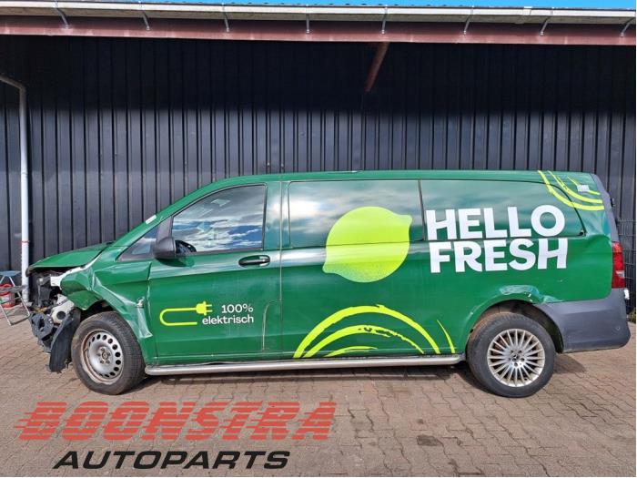 Mercedes eVito 41/66 kWh Vehículo de desguace (2022, Verde)