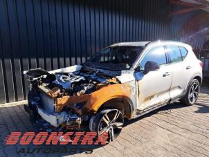 Volvo XC40 2.0 B4 16V Mild Hybrid Autom.  (Épave)