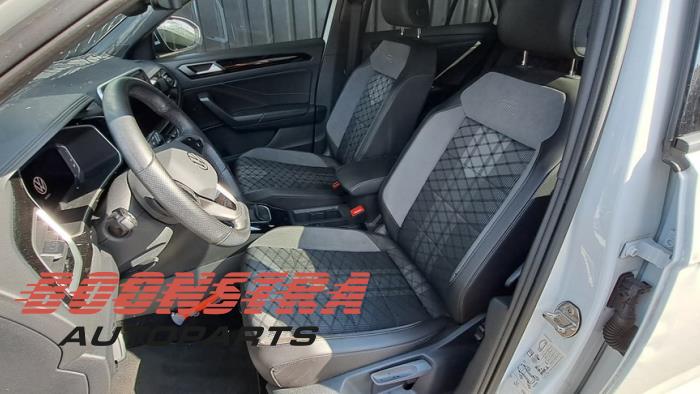 Volkswagen T-Roc 1.5 TSI 16V Vehículo de desguace (2023, Blanco)