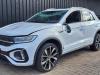 Volkswagen T-Roc 1.5 TSI 16V Vehículo de desguace (2023, Blanco)