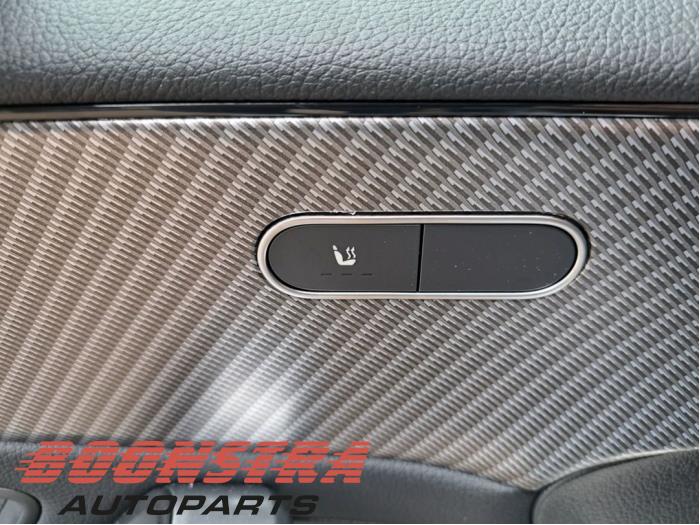 Mercedes A Limousine 1.3 A-180 Turbo Mild Hybrid Skrotfordon (2024, GRIJS)