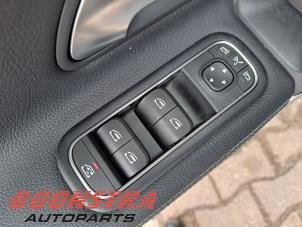 Mercedes A Limousine 1.3 A-180 Turbo Mild Hybrid Vehículo de desguace (2024, Gris)