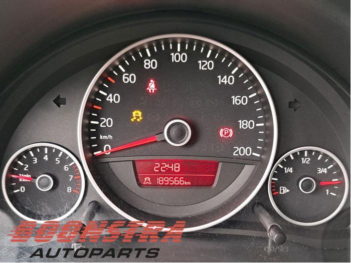 Volkswagen Up! 1.0 12V 75 Épave (2012, Gris)