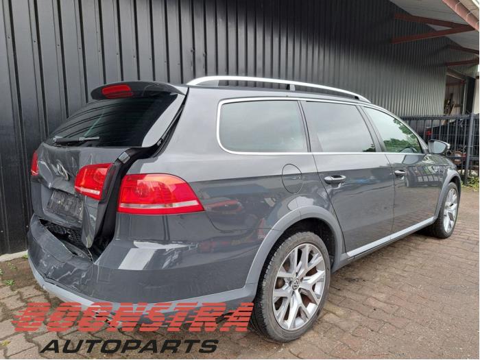 Volkswagen Passat Alltrack 2.0 TDI 16V 177 4Motion Skrotfordon (2014, GRIJS)