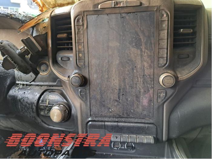 Dodge 1500 Crew Cab 5.7 Hemi V8 4x4 Épave (2020, Noir)