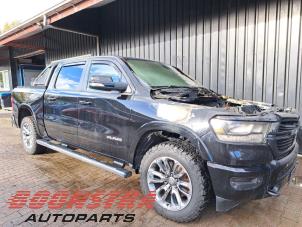 Dodge 1500 Crew Cab 5.7 Hemi V8 4x4 Épave (2020, Noir)