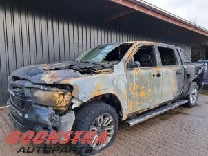 Dodge 1500 Crew Cab 5.7 Hemi V8 4x4 Épave (2020, Noir)