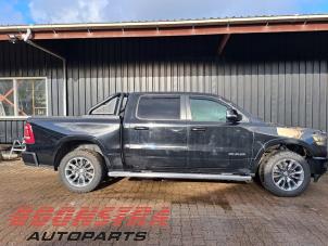 Dodge 1500 Crew Cab 5.7 Hemi V8 4x4 Épave (2020, Noir)